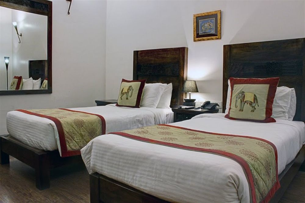 Hotel Devraj Niwas à Jaipur Extérieur photo